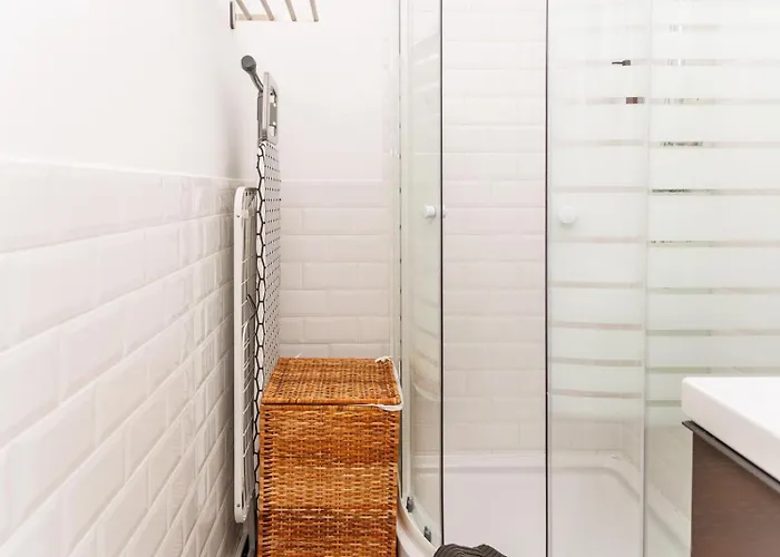 Deluxe New L 10 Min Walk To Centre Appartamento
